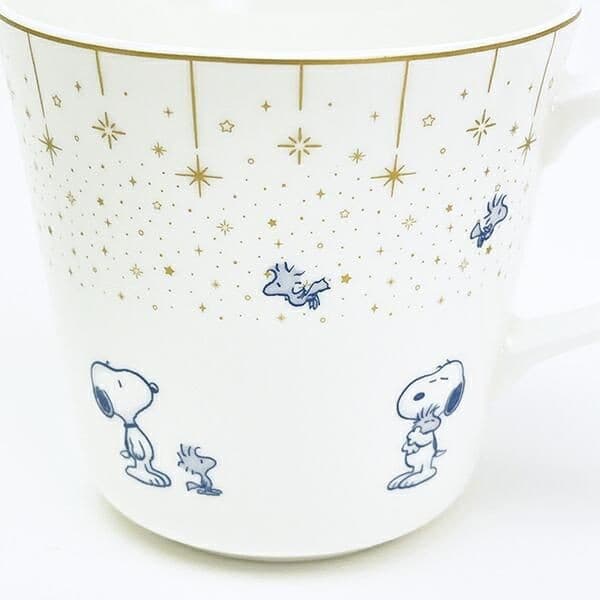 スヌーピーとナルミボーンチャイナでつくる、優雅で洗練された、そして楽しいお茶の時間をどうぞ。