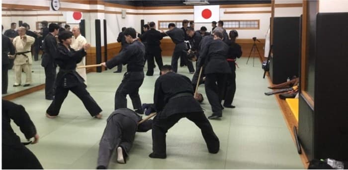 交換留学生が「武道プログラム」で「忍法体術」を体験 留学生が忍術を通して日本の伝統文化を学ぶ