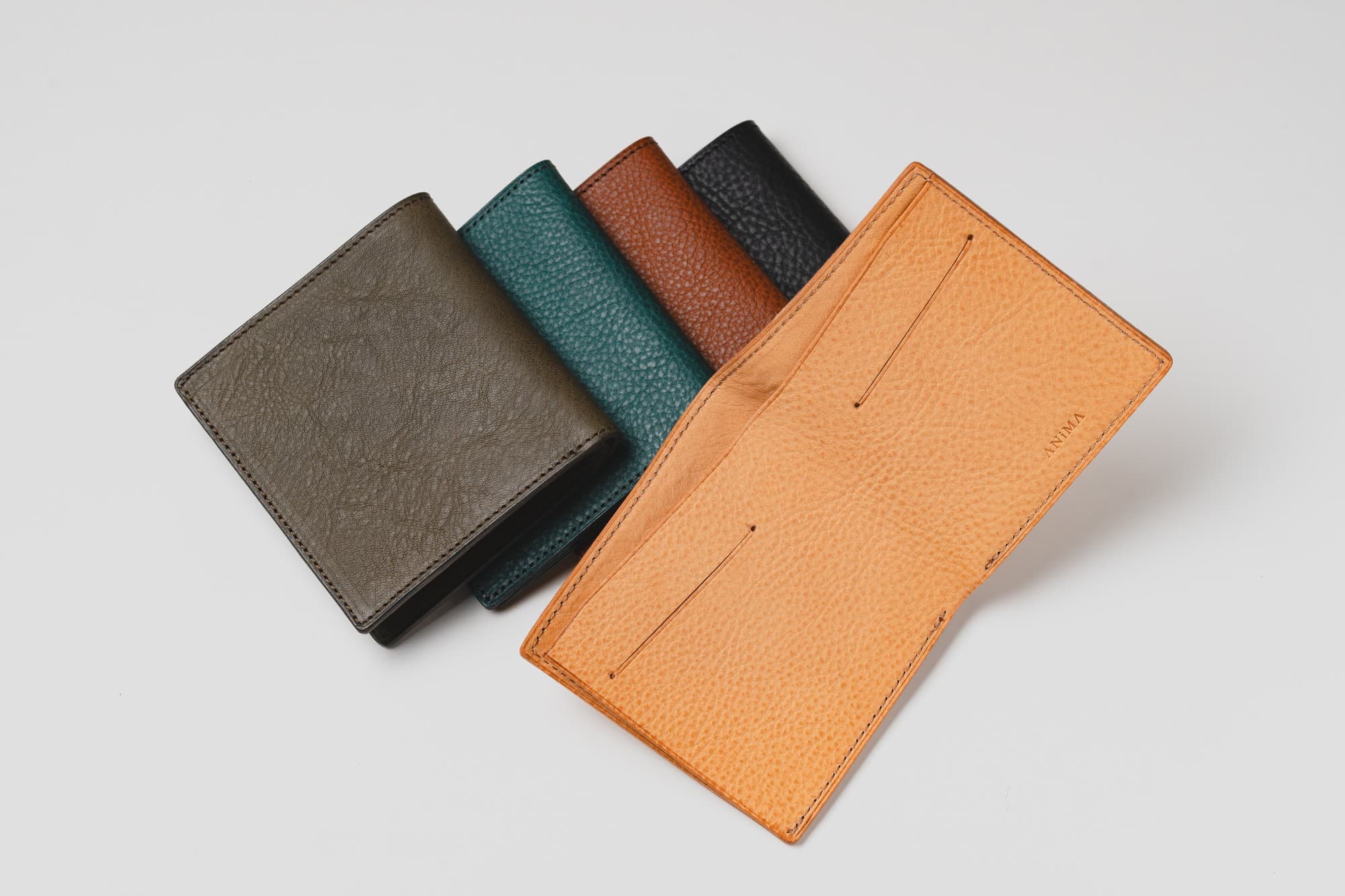 世界最薄クラスのレザー財布『AirFold(エアフォールド)』登場 ――厚さ7mm・重さ42g。ミニマルを極めたイタリアンレザー財布をMakuakeで10月28日より先行発売――