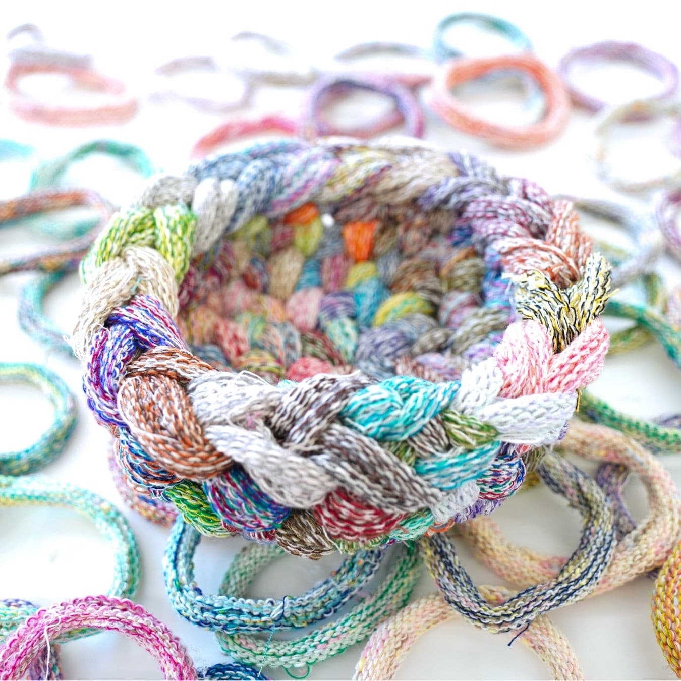 くるくる指で編むアップサイクル製作体験!奈良県広陵町のくつ下たのしむ実験室『S.Labo』にて2日間限定ワークショップを開催