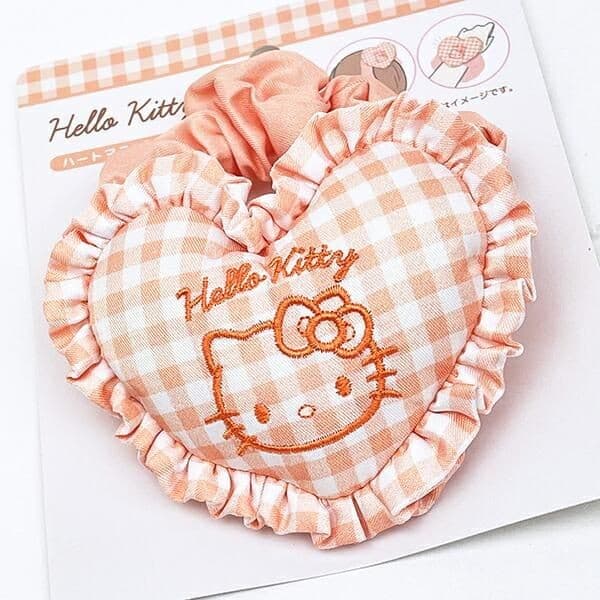 ギンガムチェックが可愛い、おソロしたいサンリオのハート型シュシュ