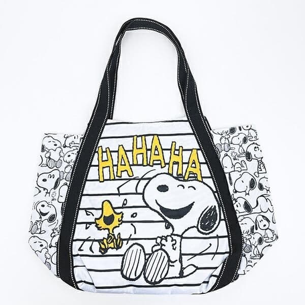 スヌーピーのバルーントートバッグは大容量で使い勝手抜群。