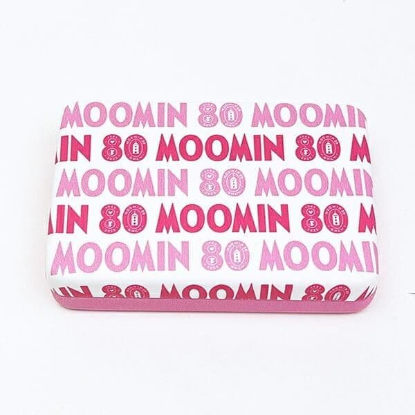 ムーミンは愛されつづけて80周年。80の文字がきらりと光る今だけのデザインアイテムを集めました。