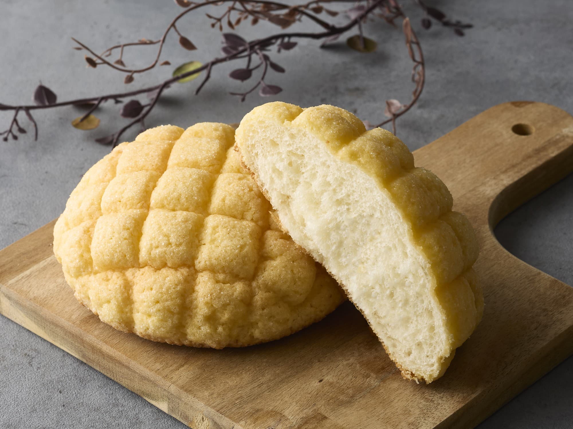 バターの風味豊かな味わい バターメロンパン 5月20日(火)新発売!