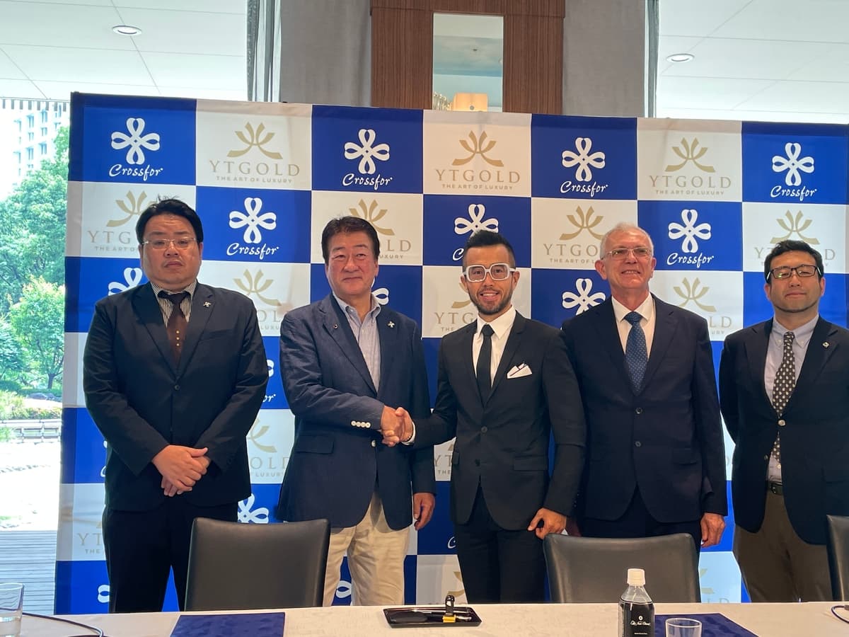 株式会社クロスフォーがYT Gold社(稲)の中空チェーンを国内独占販売契約する調印式を実施いたしました。