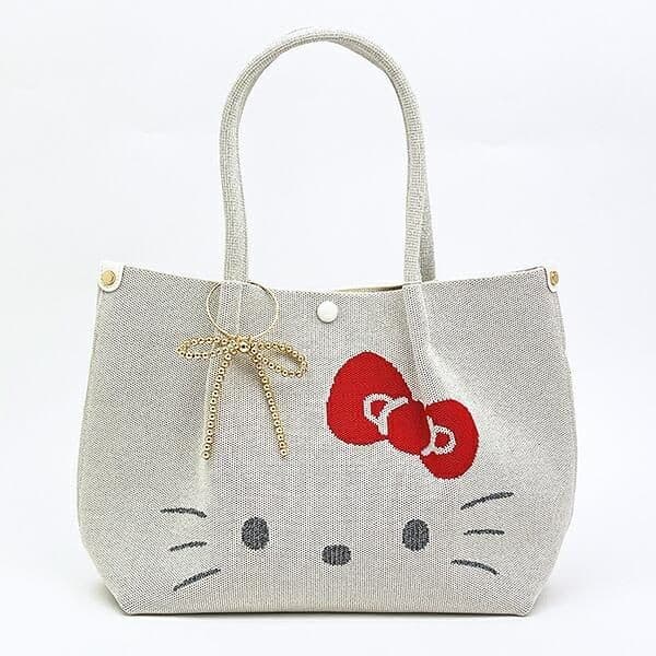 可愛すぎて思わず二度見!ハローキティのラメ入りが上品なニットバッグはホリデーの主役