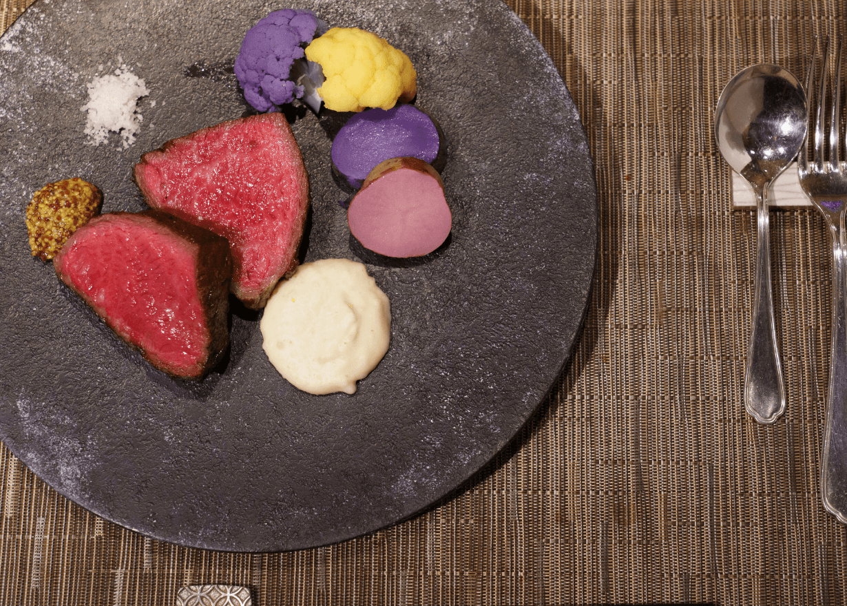 【流行先取り】今だけのオープン記念クラファン開始!6席のみの希少和牛ステーキ店 | クリスマスディナーにも