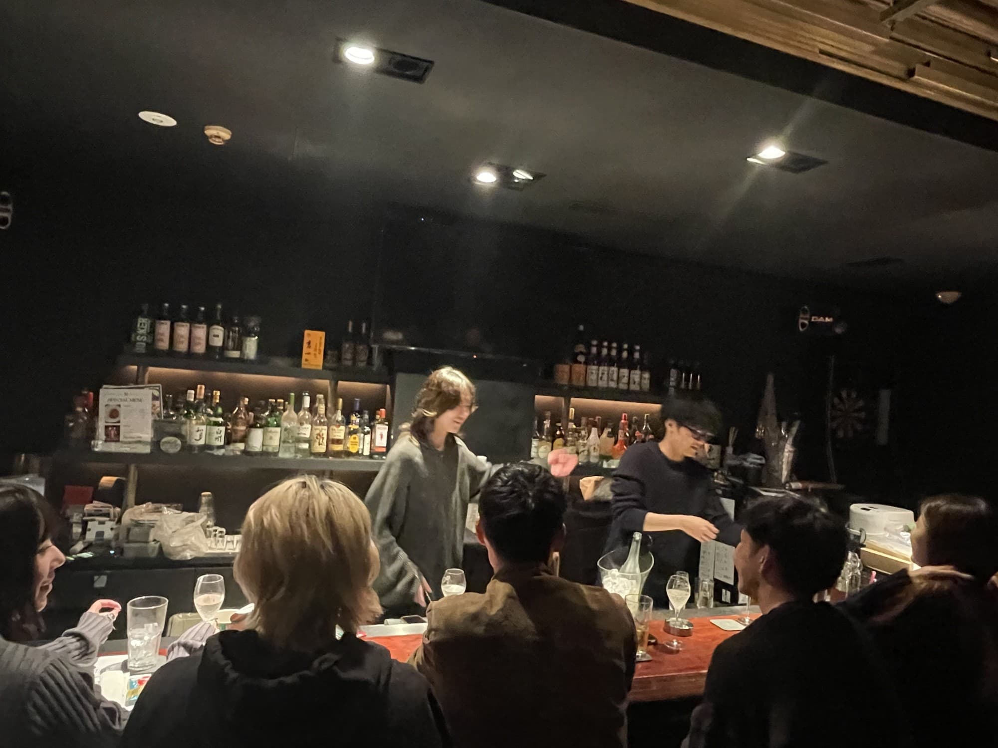 バブルの余韻が残る街に令和の若者がバーをオープン「etre(エートル)」