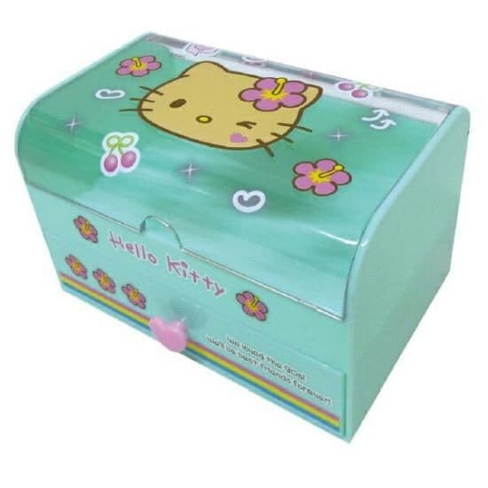 サンリオから大人ガーリィなファンシー小物入れ。クロミ、キティのちょっぴりヴィランなデザインが魅力的!