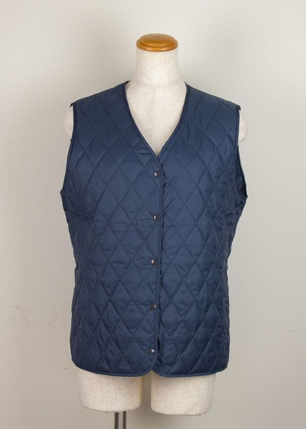 ドイツ発明賞受賞 温度を調節する超高機能繊維を使用した
“自動調温ベスト”の試作品を国際的な展示会に出展