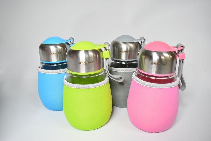 行列のできるお店として取り上げられた
日光のプリン専門店
「日光ぷりん亭 JR宇都宮駅店」オープン1周年を記念して
カバー付きガラスボトルプレゼント!