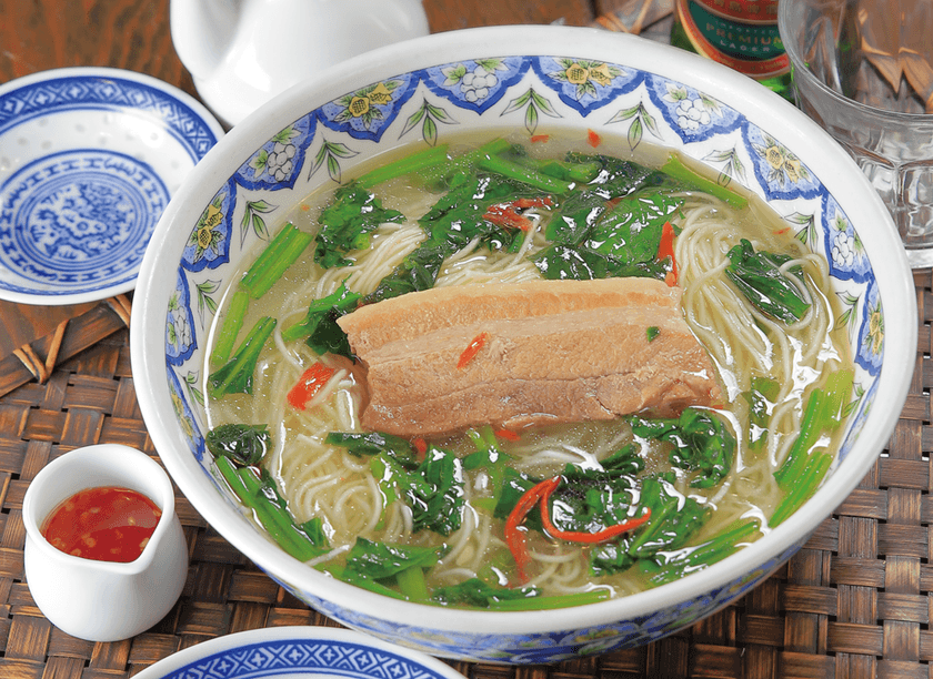 4年ぶりに伝説の味が復活!かつての人気メニュー「豚南ばん」が
「スイートチリ大肉(タイルー)麺」として6/2より期間限定販売