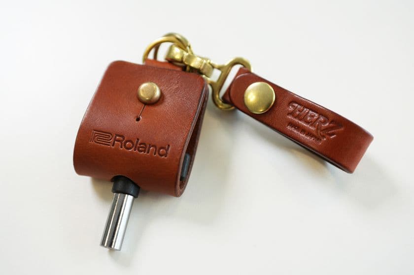 Roland Store Tokyoでハンドメイドのレザー工房 HERZとの
コラボレーション・キャンペーンを開催