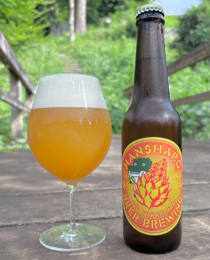 熱川バナナワニ園×反射炉ビヤ コラボ新作!
完熟台湾バナナ&紅ほっぺの華やかな香りが広がる
クラフトビール「バナナストロベリーSaison」を
7月19日(土)より数量限定発売!