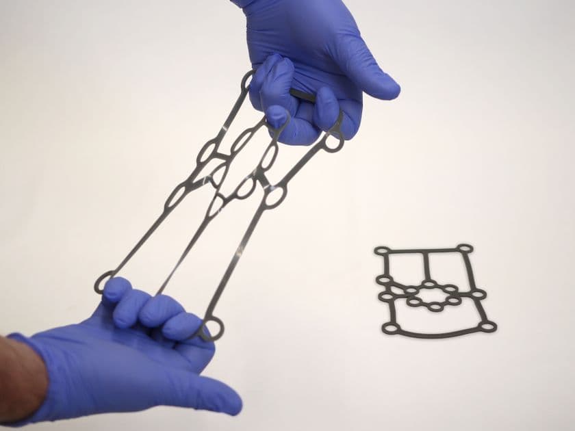 ストラタシス新材料
真のシリコーン性能を実現する「P3(TM) Silicone 25A」
アルテックが取り扱いを開始