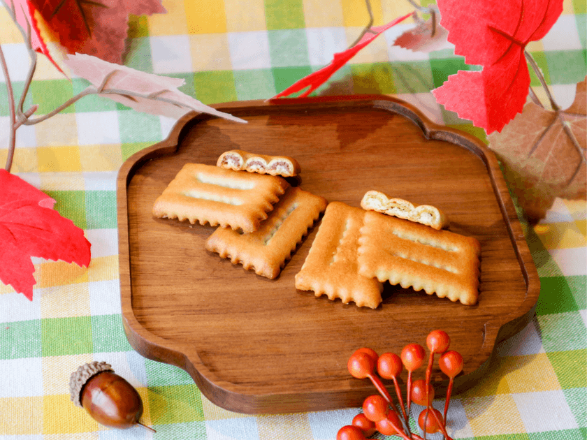 毎年好評!『しるこサンド』の秋限定フレーバー
「さつまいも」と「栗」が8月1日発売
~秋の味覚で、心ほどけるひとときを。~