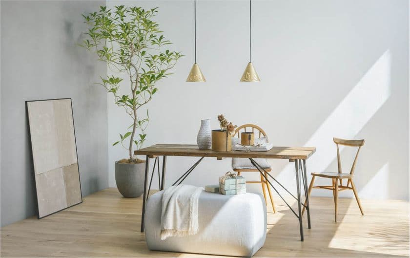 トレンド感を重視し、暮らしに寄り添った
カジュアルデザインの『MySTYLE,MyLIGHT』シリーズ
クラフト感のあるデザインの
ペンダントライトなど17機種ラインアップ