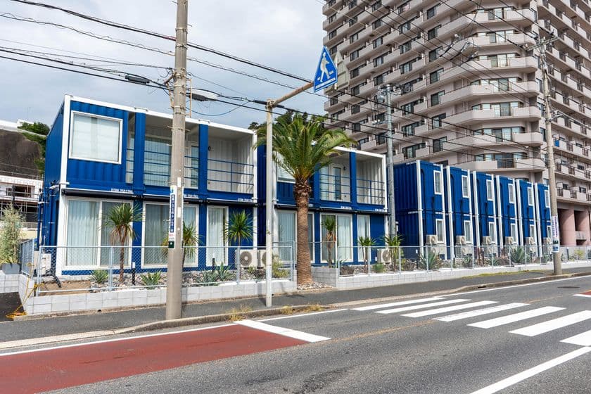 千葉県勝浦市、“部原海岸”目の前のコンテナホテル
「HOTEL R9 The Yard 勝浦」が
2025年11月10日(月)開業予定!