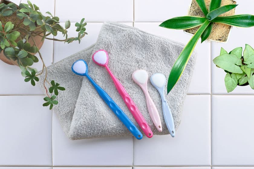 在宅介護における「口腔ケア」見直してみませんか?
舌ブラシのシキエンが在宅介護従事者722名にアンケート実施!