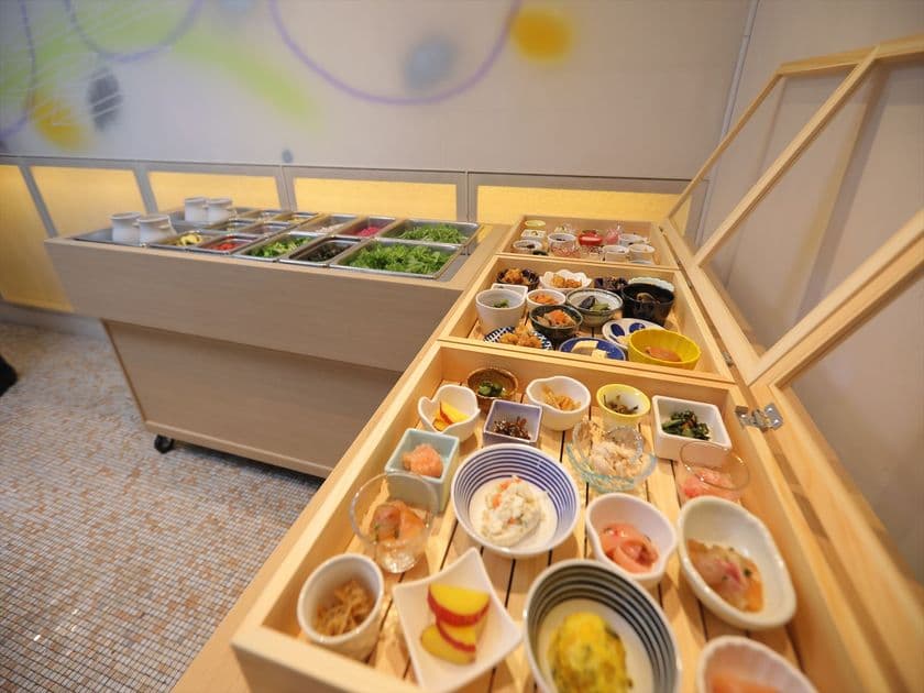 九州の“おいしい”が集結 ダイニングカフェ チグサ
「選べる御膳ランチ・おばんざい&サラダブッフェ」フェア開催