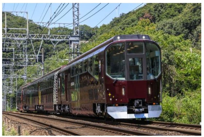 ~2026年新春企画~
初詣列車として団体専用列車「楽」が運行!