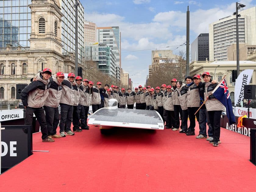 オーストラリア大陸3,000km縦断レースで日本勢2位の完走!
「工学院大学ソーラーチーム」世界大会参戦報告会を開催
