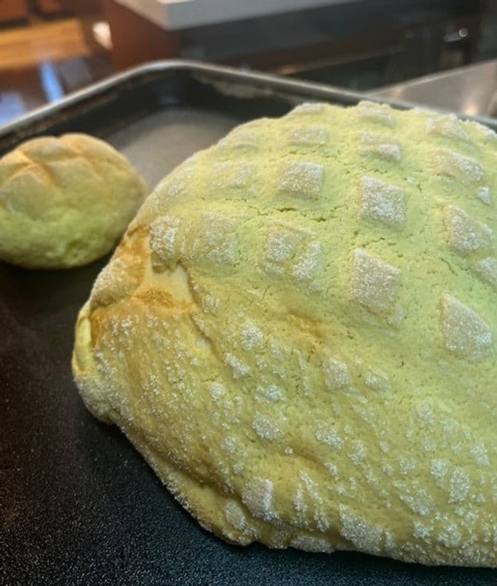 <TV話題のパン屋>通常の10倍!「超巨大メロンパン」が特賞!
ガラポン感謝祭で“永久割引トートバッグ”も登場