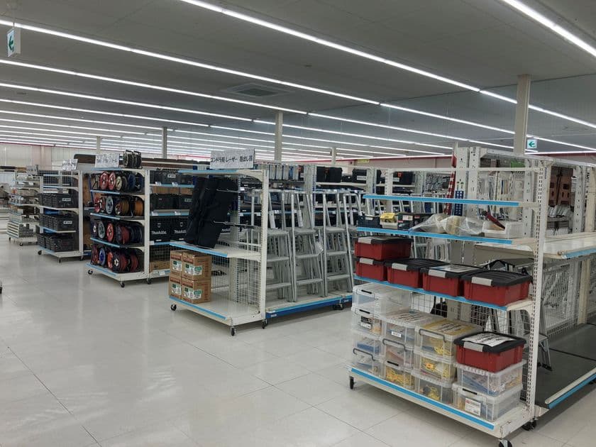 増大する改装需要に応える為、
エイジスマーチャンダイジングサービスが
新センター稼働開始