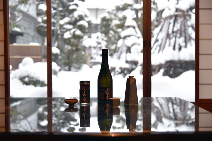 漁期2ヶ月の“赤い宝石”を1瓶に丸ごと凝縮
27年熟成の秘蔵古酒と味わう『越前蟹乃醤』
ペアリングセット、12月25日販売開始