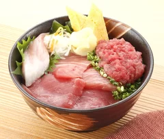 鹿児島県『黒まぐろ専門店 黒・紋』クロマグロ丼・小田急スペシャル