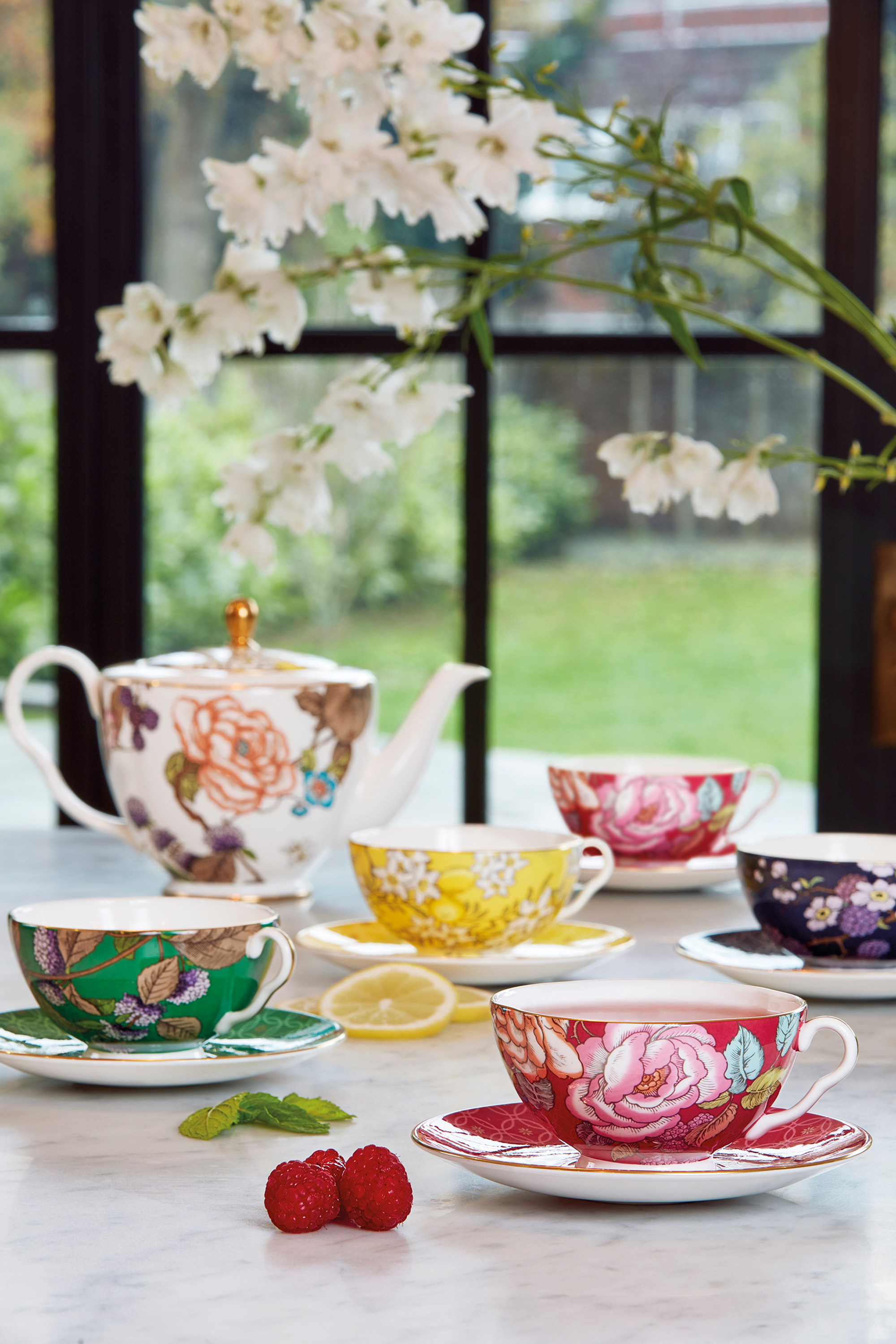 紅茶にまつわる果実がテーマの鮮やかな4色のティーウェア「ティー 