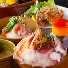 ランチの海鮮丼と小鉢