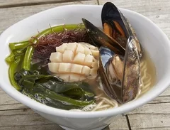 「吉浜ラーメン」海鮮ラーメン（ホタテ・ムール貝）