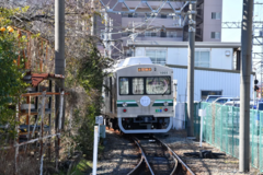 水間鉄道で走行するオリジナルヘッドマークを装着した列車（写真のオリジナルヘッドマークはサンプルの「駅すぱモール」デザイン）