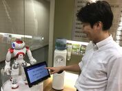 レンタルオフィスCROSSCOOP SINGAPORE　人型ロボット活用で7.5％の受付業務の効率化を達成　顧客満足度も向上