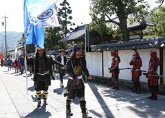 秋の信州 小諸を「甲冑でカッ歩」！徳川軍勢38,000人が辿った街道とご当地グルメを楽しむ