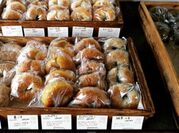 横浜にオープンから2時間で売り切れる人気ベーグル店　天然酵母のパン屋「BAGEL 8744」オープン