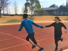 ランニングレッスンの一環で行った1,200mリレーの様子