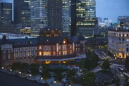 テラスからの東京駅丸の内駅舎眺め