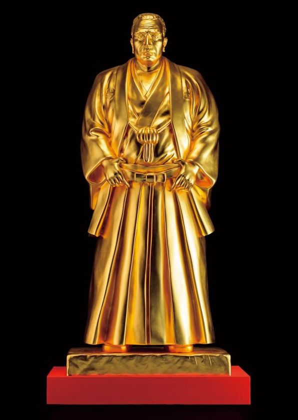 明治維新150周年記念として、金箔約2,500枚を使った
高さ約2mの「西郷隆盛」の黄金像が登場!