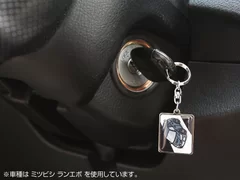 車のキーと一緒に