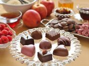 「ルビーチョコレート」など素材重視のボンボンショコラが新登場　ラ・テール洋菓子店とオンラインショップにて300箱限定で1月25日より販売開始