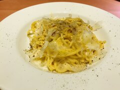 パスタ「壁の穴」グループ×「小林 幸司」シェフ1日1組限定イタリアンレストランオーナーの世界一美味しいと名高い「カルボナーラ」と「ナポリタン」が“真実のカルボナーラ”＆“情熱のナポリタン”として「壁の穴」グループでグランドメニュー化