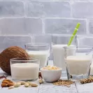 第三のミルクはアーモンド以外にも、穀物やスーパーフードなどが原料になっているものもあります。