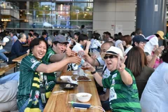 スタジアム帰りに一杯！