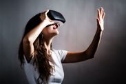 児童虐待体験VRを9月27日(金)に公開　～虐待現場を子ども目線で擬似体験できる3DVRコンテンツ～