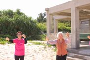 旅人への恩返しに！最年長92歳の沖縄・久米島の盆踊りサークルが、「ぬちぐすい」動画を発信