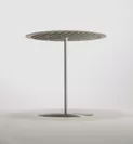 世界最薄レベルのアルミ製テーブル(斜め横)