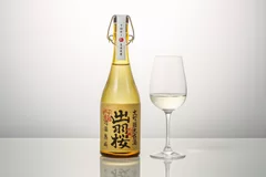 出羽桜　大吟醸大古酒　冷温　熟成