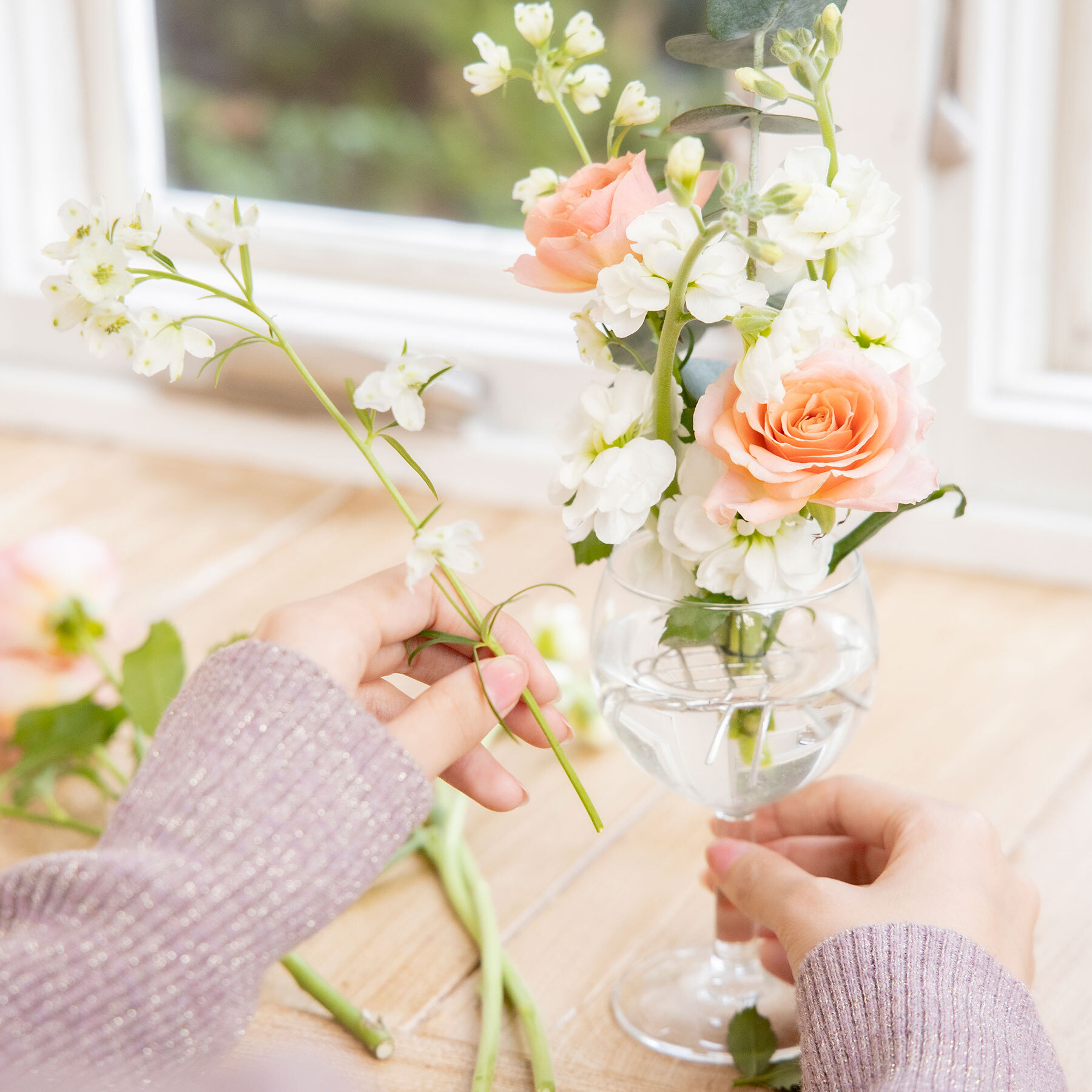 簡単におうちで生け花が楽しめる ブーケキーパー イケバナキーパー を発売 抗菌性によりお花が長持ちする純錫 すず 製の生け花グッズ Jat株式会社のプレスリリース